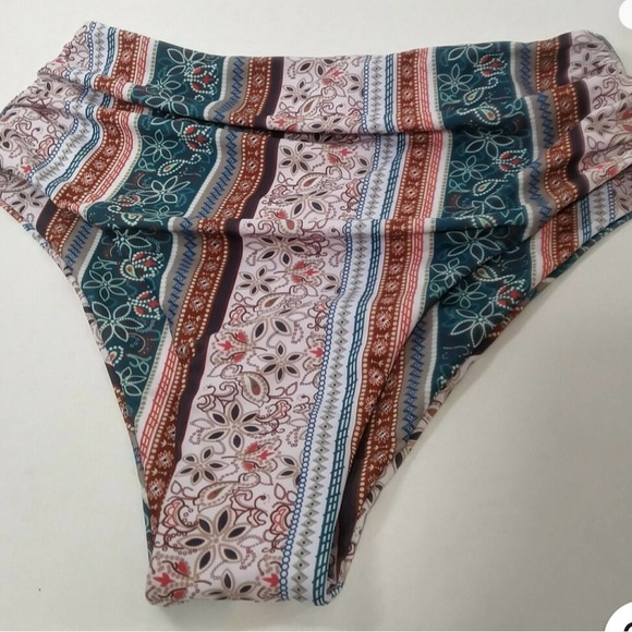 NWOT Zaful Women’s Large Bikini Bottom Hips high Waisted colorful Floral print - Picture 3 of 9